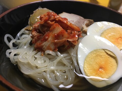 シンプルな冷麺